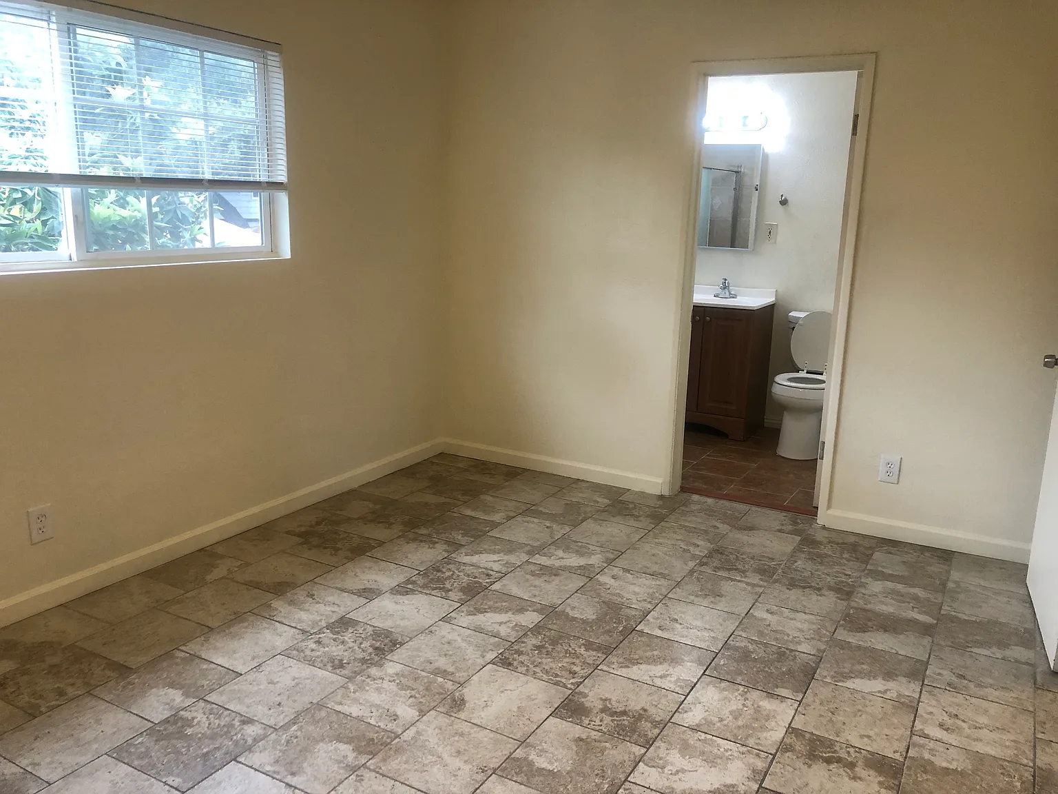 1 bed, 481 sqft, $1,950 — Photo 2