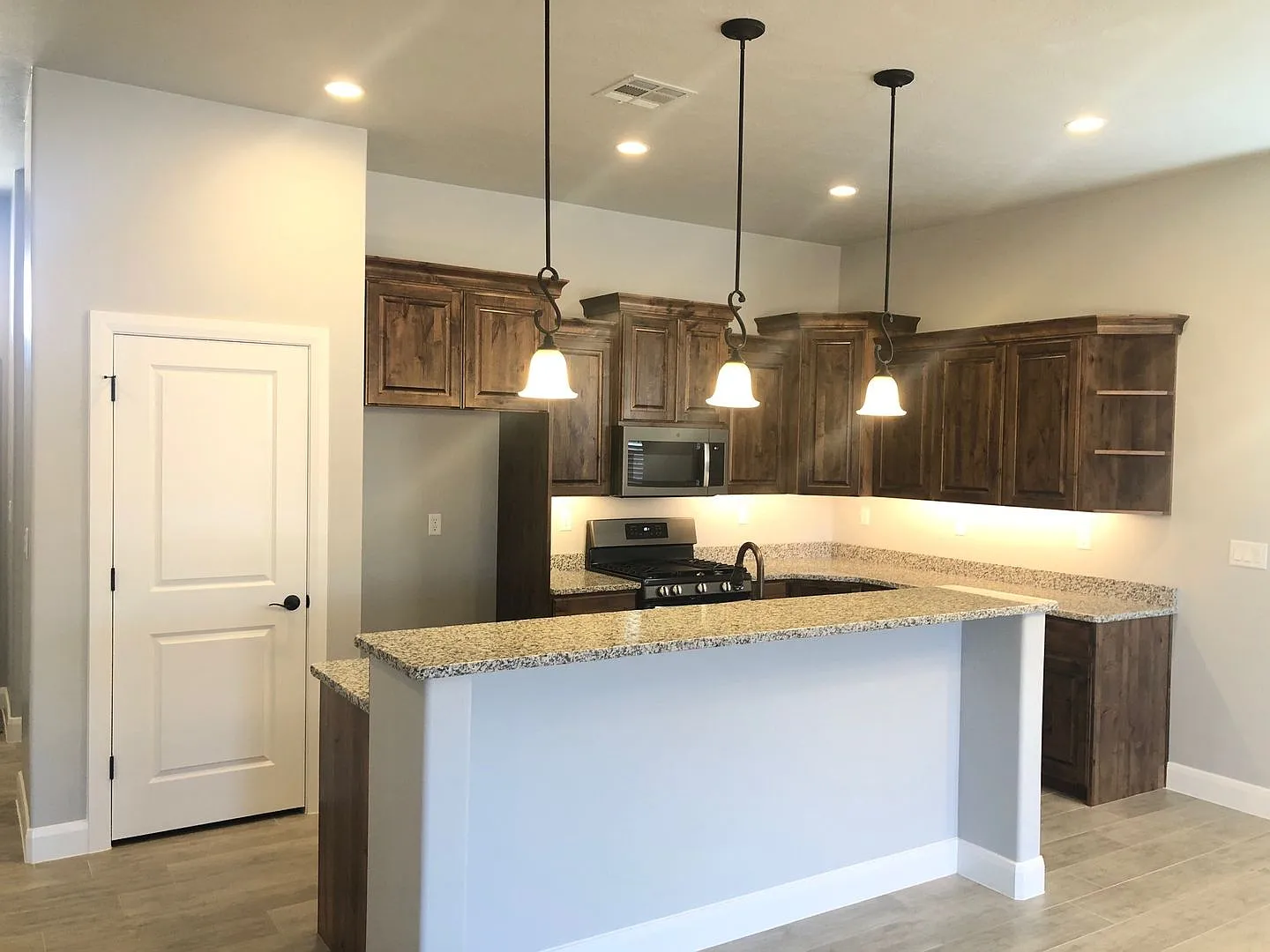 Hurricane Townhome — Photo 2