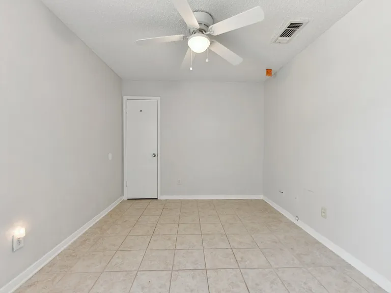 3217 Honeysuckle Dr — Photo 18