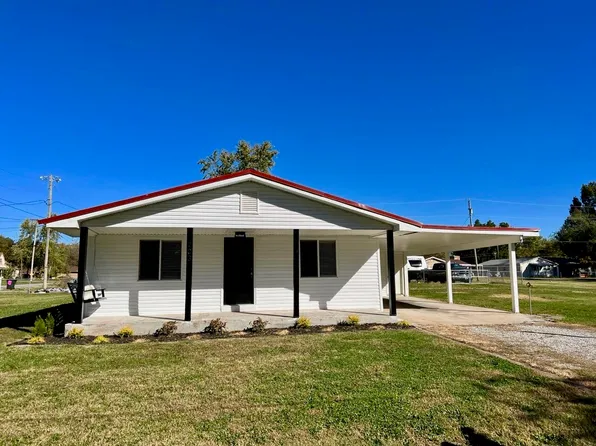 203 E Myrtle Street, Aurora, MO 65605