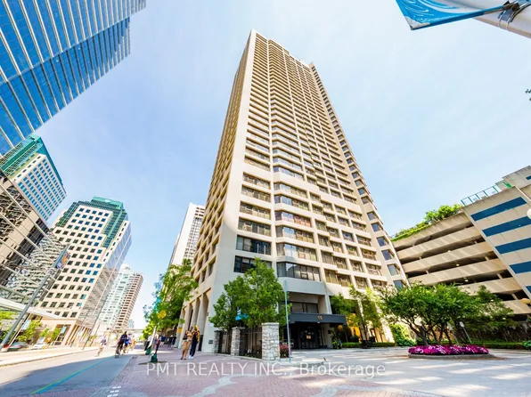 65 Harbour Sq #2107, Toronto, ON M5J 2L4