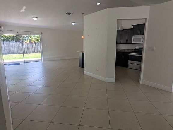 4th image of 12335 SW 193rd St
