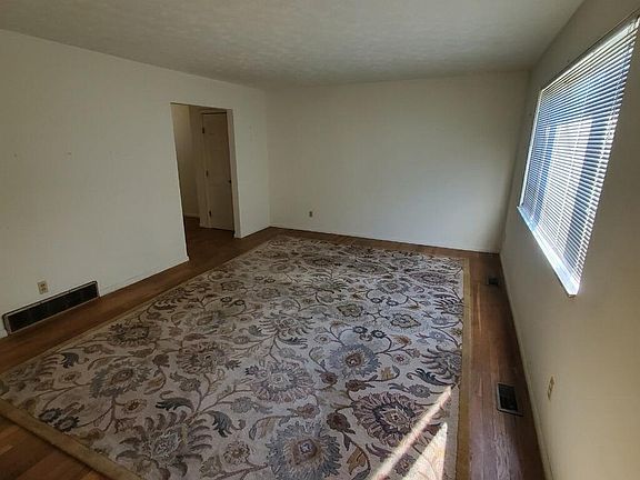 3rd image of 4380 Glenhaven Rd