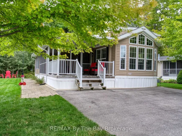 107 Madawaska Trl, Wasaga Beach, ON L9Z 2M2