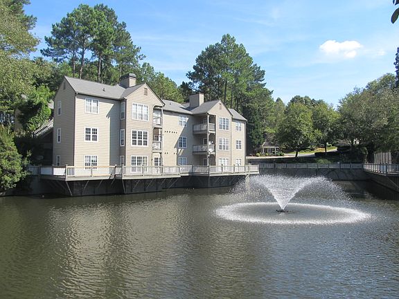 3rd image of 406 Mill Pond Ct SE
