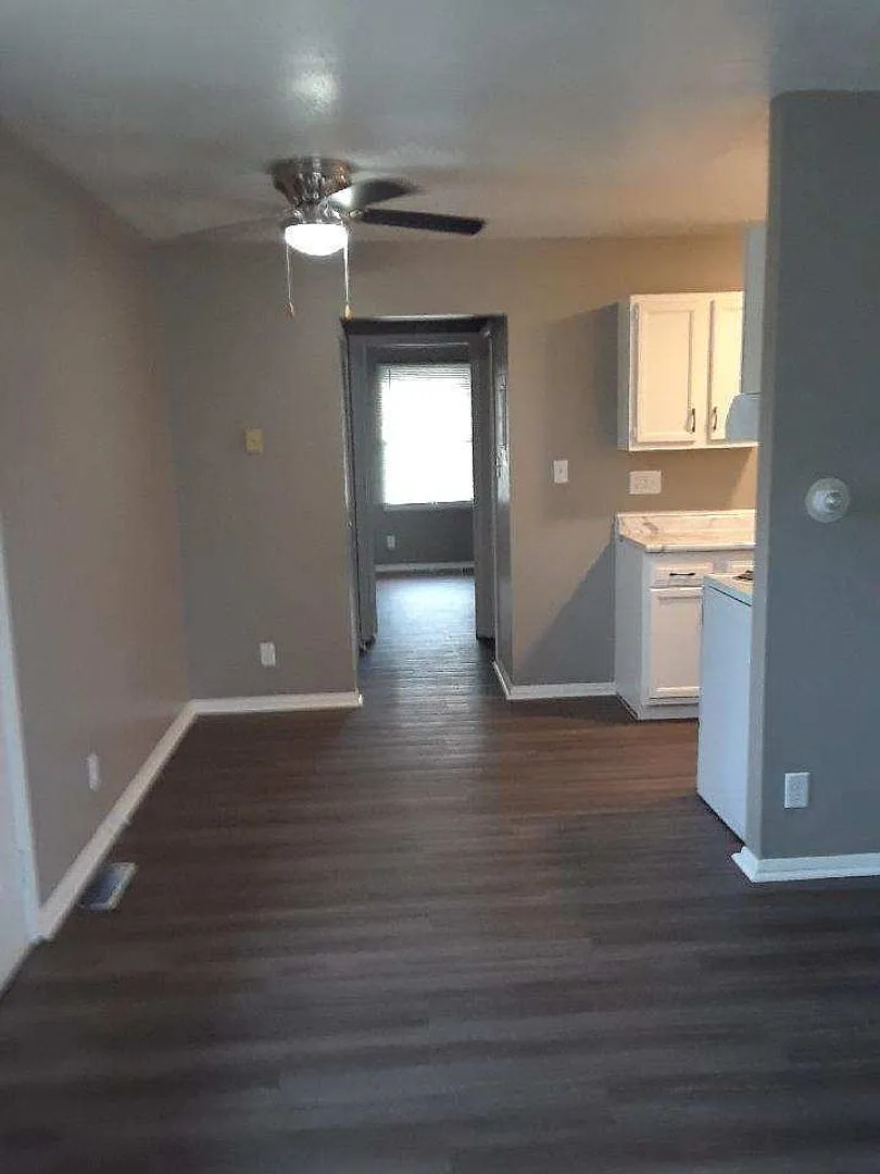 110-116 Nottingham Way — Photo 2