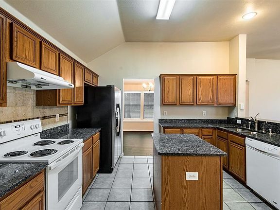 5th image of 1825 Lake Travis Dr