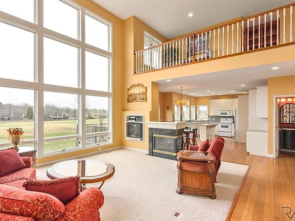 2nd image of 308 E Saint Andrews Dr