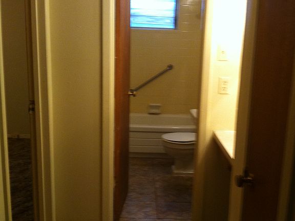 3rd image of 906 Grant St APT 207