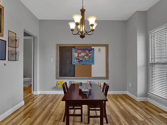 3rd image of 501 Briarstone Dr
