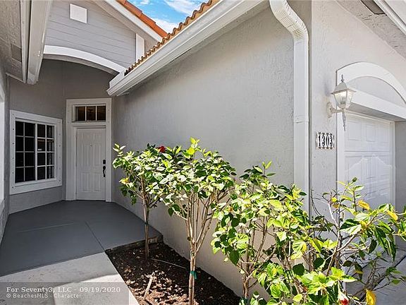 3rd image of 1303 SW 48th Ter