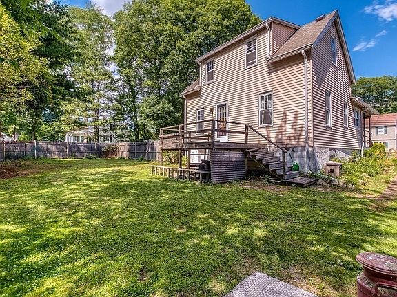 4th image of 109 Turner St