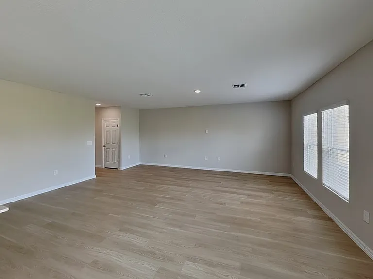 4075 Gardenia Ave — Photo 8