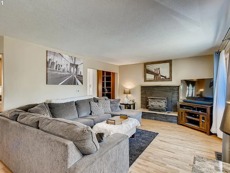 17902 SW Tamara Ave — Photo 5