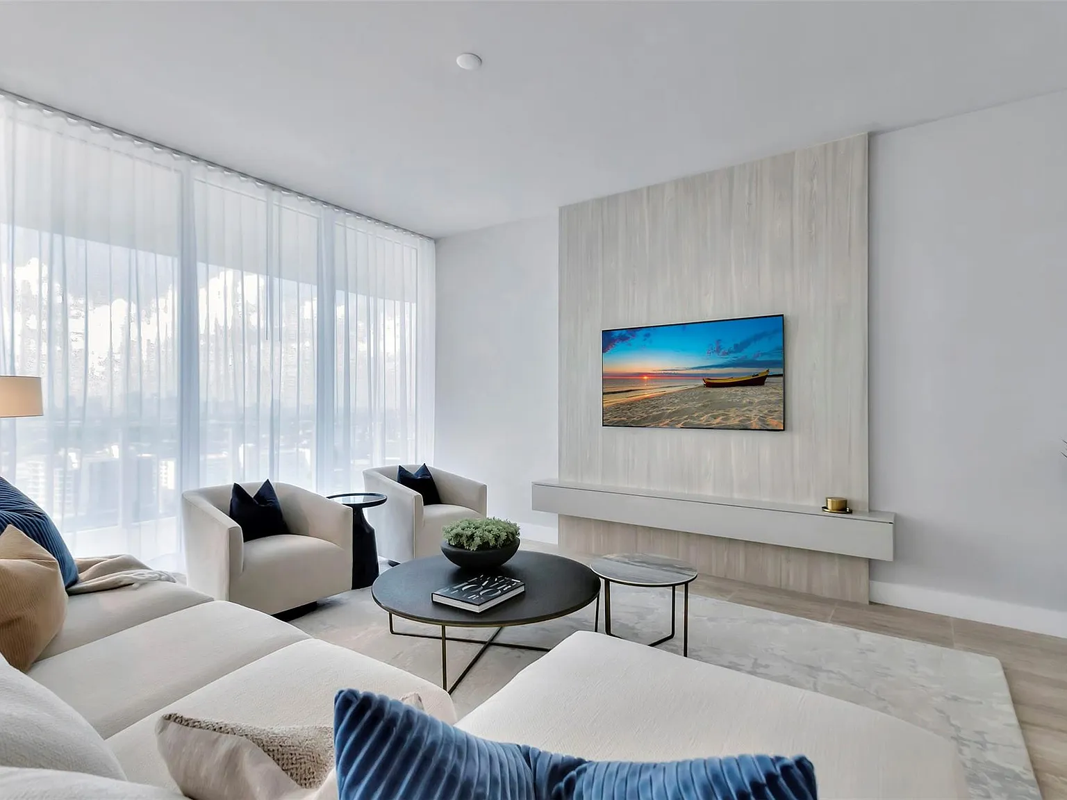 2 bed, 2.5 bath, 2083 sqft, $19,500 — Photo 4