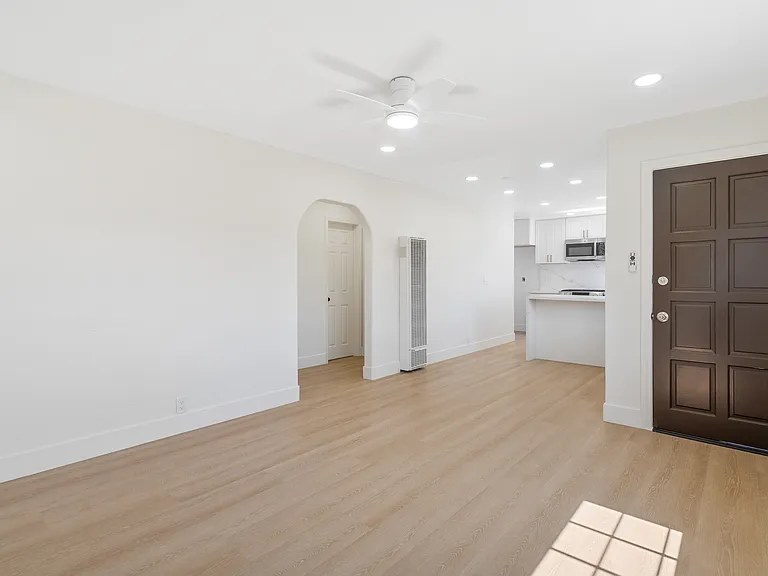 2521 W Stanford St — Photo 13