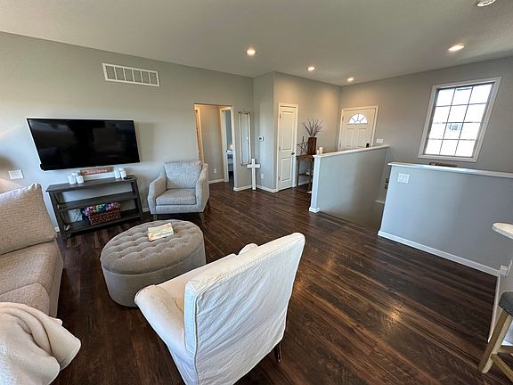3rd image of 2231 Prairie Rose Dr