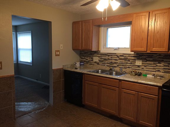 4th image of 2130 Wichert Dr