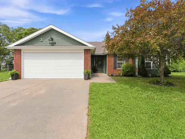 1104 Marshall Cir, Junction City, KS 66441