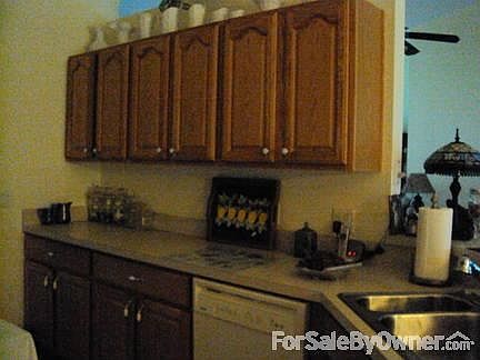 Kitchen
						:
						Open to breakfast nook and living room