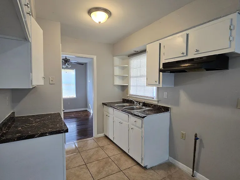 344 E Shelby Dr — Photo 5
