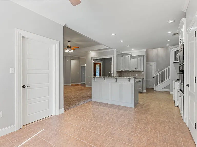 204 Tunbridge Dr — Photo 8