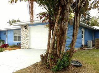 2374 SE Manor Ave, Port Saint Lucie, FL 34952