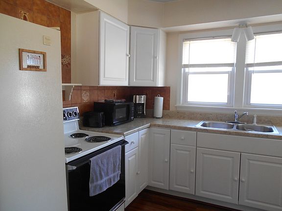2nd image of 1914 N Poplar St