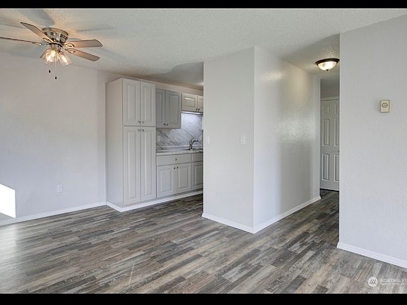 3rd image of 2219 Bay Ave #2221