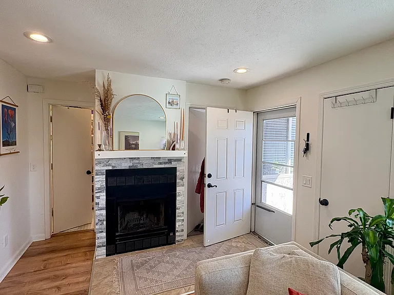 1820 Newland Ct #100 — Photo 7