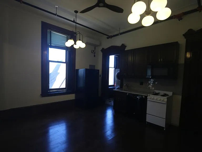 1733 Spring Garden St #3F — Photo 2
