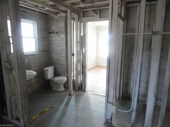 3rd image of 16316 Clifton Blvd