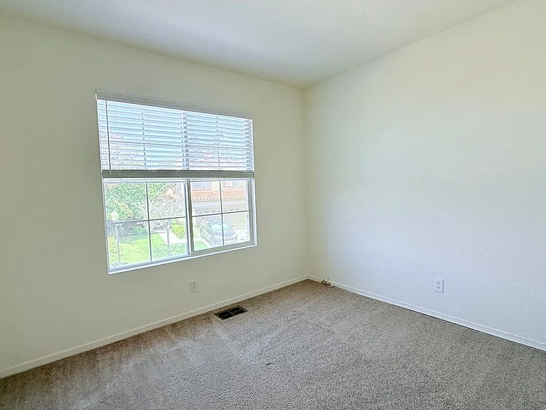 1023 Vista Pointe Cir — Photo 40