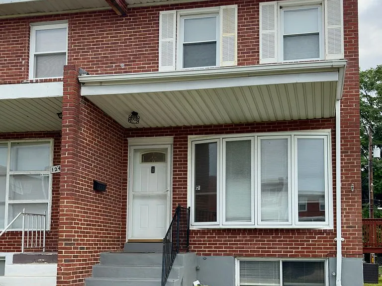 1243 S Grantley St — Photo 1
