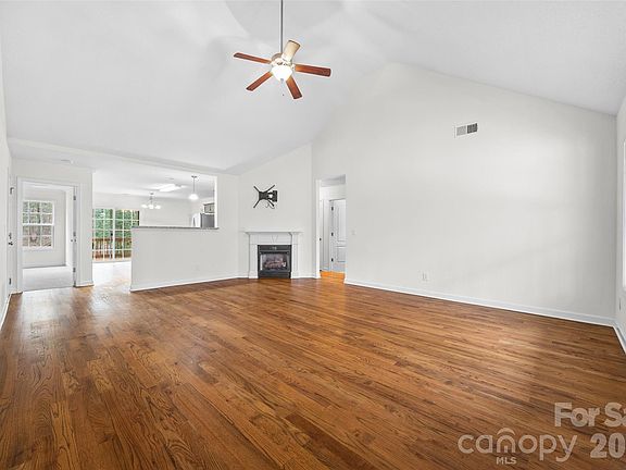 5th image of 6115 Chandler Rd