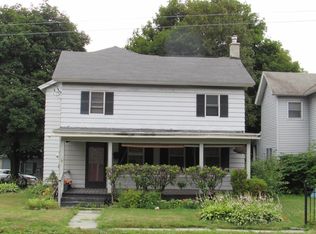 1739 Main St, Blakely, PA 18447