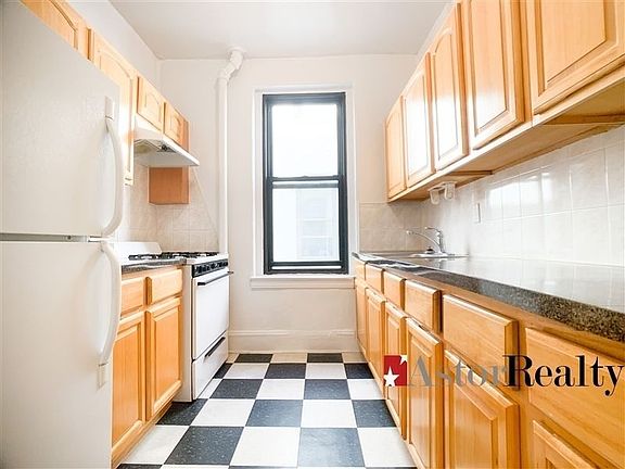 5th image of 3035 34th St APT 4