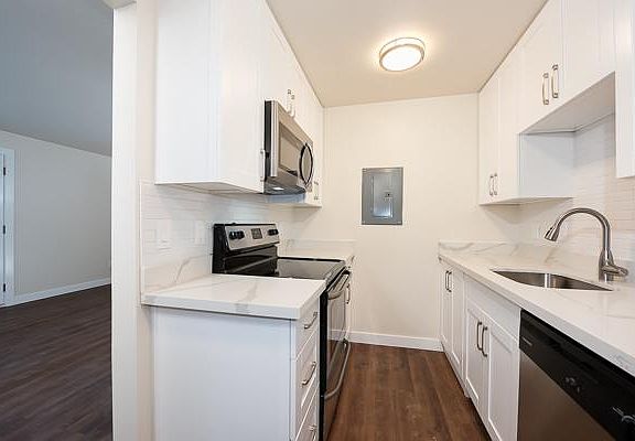 5th image of 6515 5th Ave NE APT 103