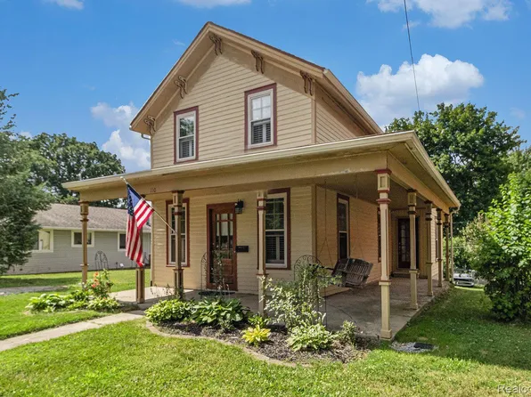 110 W McKay St, Saline, MI 48176