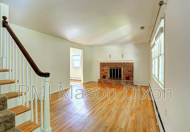 9710 Gwynn Park Dr — Photo 4
