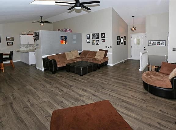 4th image of 1404 Southgate Dr