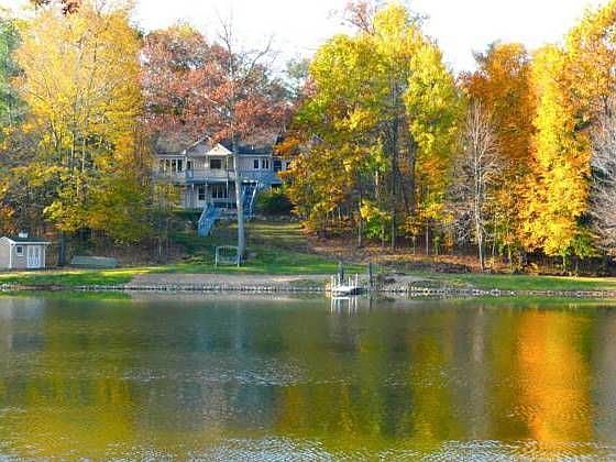 1st image of 204 Hunter Lake Dr