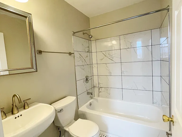737 Burns St #1 — Photo 10