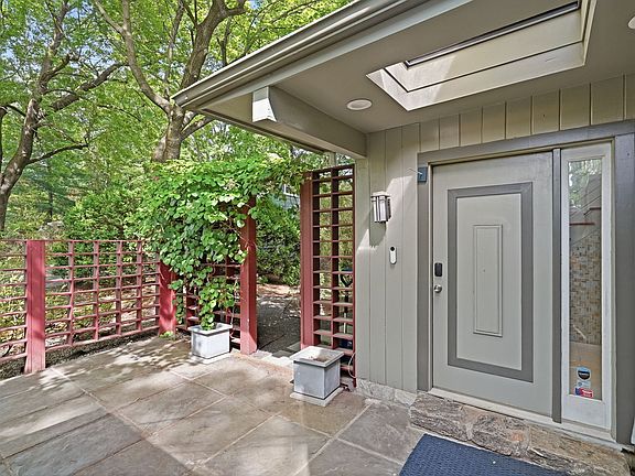 3rd image of 12 Seely Pl