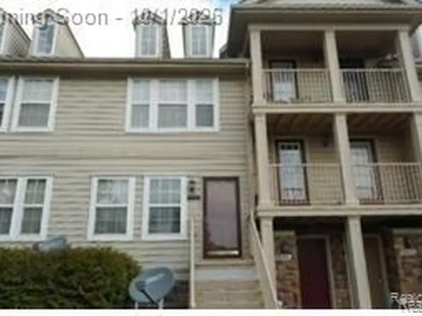 636 Lydia Ln, Pontiac, MI 48341