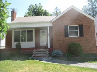 1103 Gordon Rd, Lyndhurst, OH 44124