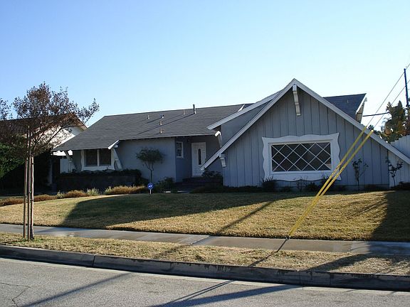 4th image of 1602 E Merced Ave