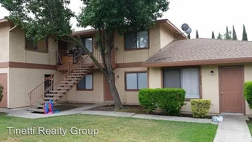 3376 R St photo 1