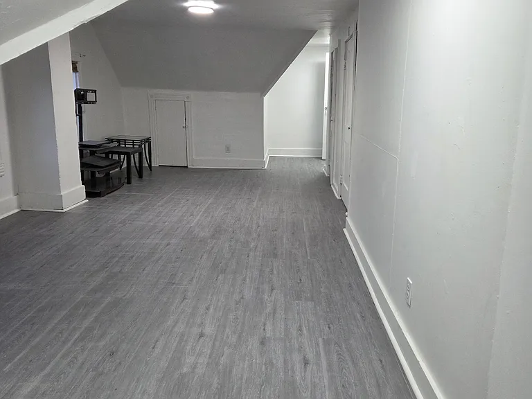 100 S Pine St #5 — Photo 3
