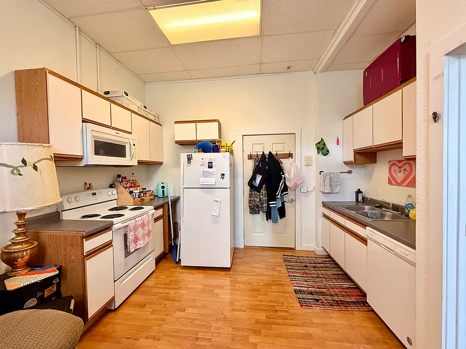 105 E Elm St #3